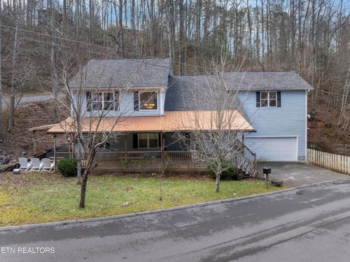 527 Hawks Trl, Gatlinburg, TN, 37738-5376 | Card Image