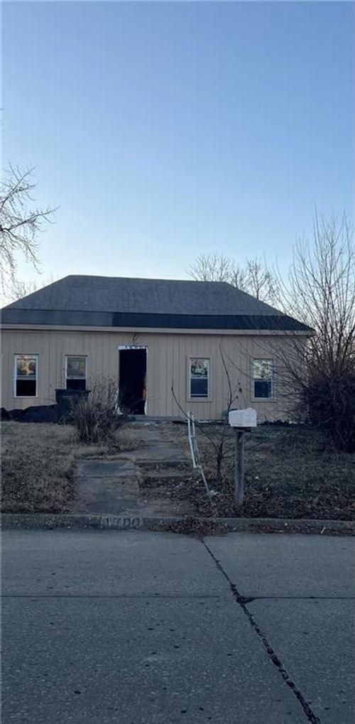 1700 5th Ave, Leavenworth, KS, 66048-6007 | Card Image