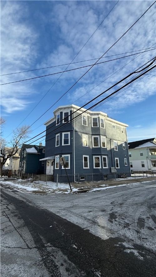 58 Andem St, Providence, RI, 02908-4515 | Card Image