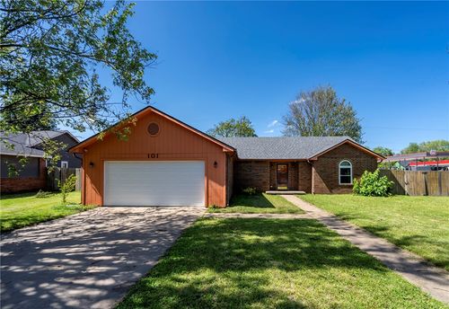 101 Glenwood Pl, Siloam Springs, AR, 72761-2313 | Card Image