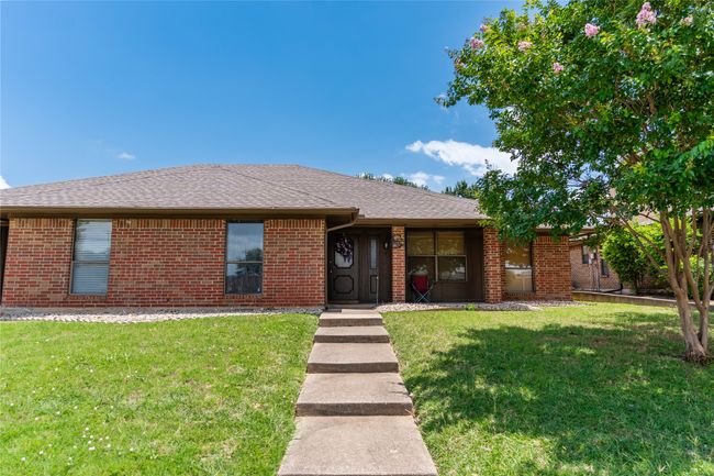 1638 Brown Trl, Home with 4 bedrooms, 4 bathrooms and 2 parking in Hurst TX | Image 19