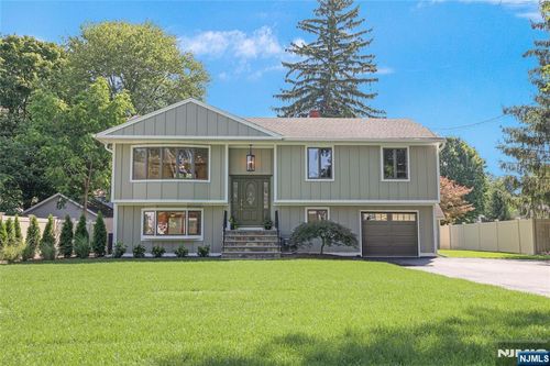 4 4th St, Pequannock, NJ, 07440-1545 | Card Image