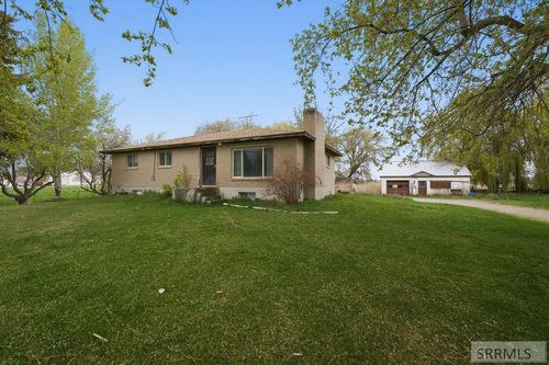 792 N 3600 E, Menan, ID, 83434-5206 | Card Image