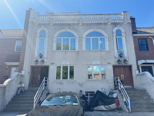 20 26th St, Astoria, NY, 11105-2916 | Card Image