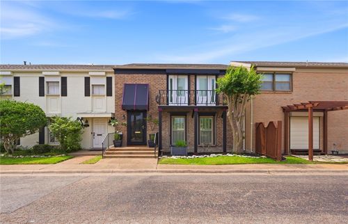 17 Rock Creek Dr, Corpus Christi, TX, 78412-4207 | Card Image