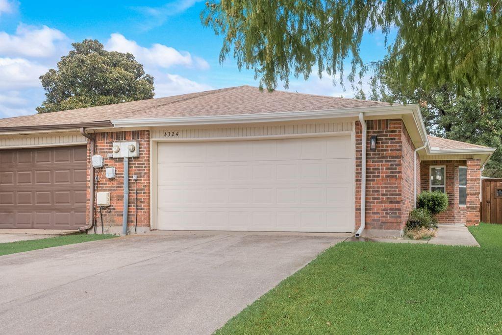Forest Point Dr, Garland, TX 75043