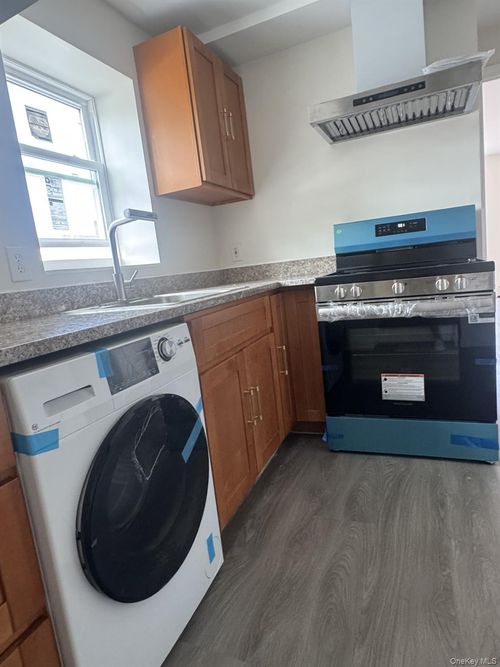 13273 4b, New York, NY, 11355 | Card Image