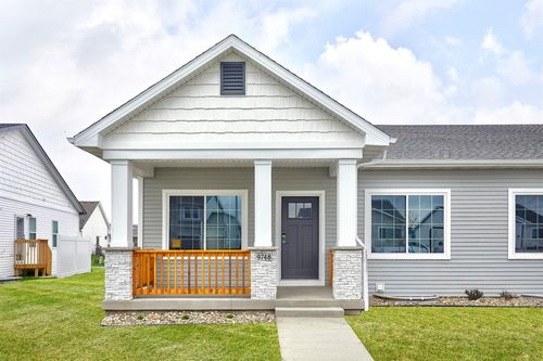 9748 Regatta Ln, Johnston, IA, 50131-3701 | Card Image