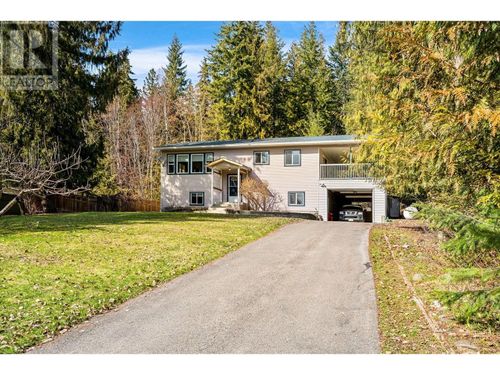 7451 Estate Dr, Anglemont, BC, V0E1M8 | Card Image