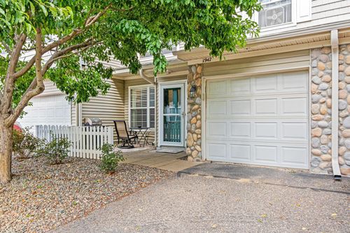 1947 Bluestem Ln, Shoreview, MN, 55126-5015 | Card Image