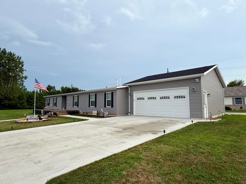 111 Windsor Dr, Saint Marys, OH, 45885-1234 | Card Image