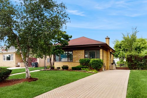 7350 N Karlov Ave, Lincolnwood, IL, 60712-2015 | Card Image