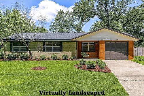 1202 Se E St, Bentonville, AR, 72712-6436 | Card Image