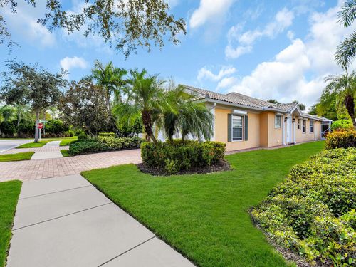 8084 Xenia Ln, NAPLES, FL, 34114-2695 | Card Image