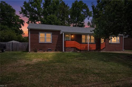 25 Ballard Rd, Newport News, VA, 23601-2052 | Card Image