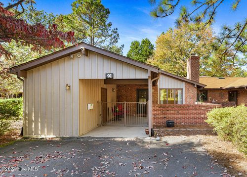 201 Bentwood Ln, Southern Pines, NC, 28387-6172 | Card Image