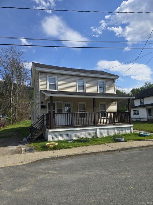 6 Broadhead St, Ellenville, NY, 12428-1702 | Card Image