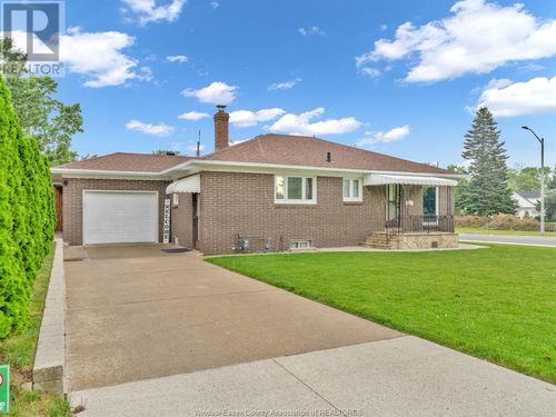21 William Ave, Leamington, ON, N8H2G4 | Card Image