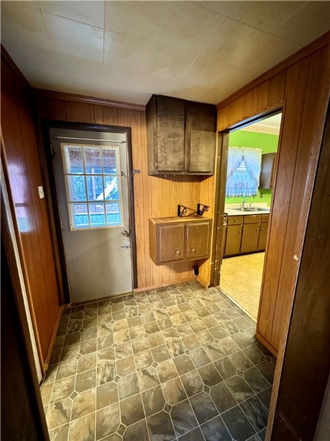 1043 Irwin St, House other with 3 bedrooms, 2 bathrooms and null parking in Aliquippa PA | Image 7