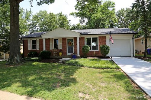 912 Tree Trails Ln, Fenton, MO, 63026-3675 | Card Image