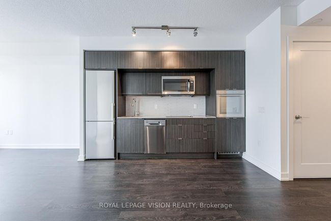 2104 - 10 York St, Condo with 2 bedrooms, 1 bathrooms and null parking in Toronto ON | Image 11