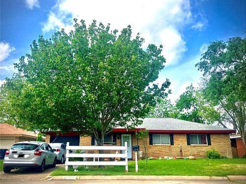 2922 18th Avenue N, Texas City, TX, 77590 | Card Image