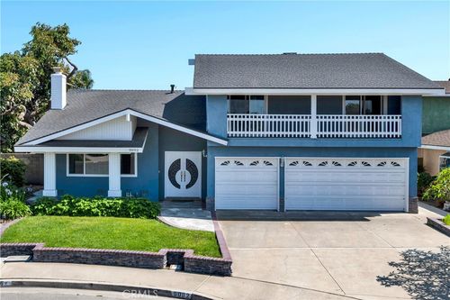 9092 La Linda Ave, Fountain Valley, CA, 92708-4412 | Card Image