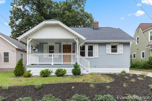 1523 Boston St, Grand Rapids, MI, 49507-2261 | Card Image