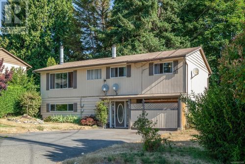 610 Seventh St, Nanaimo, BC, V9R1G2 | Card Image