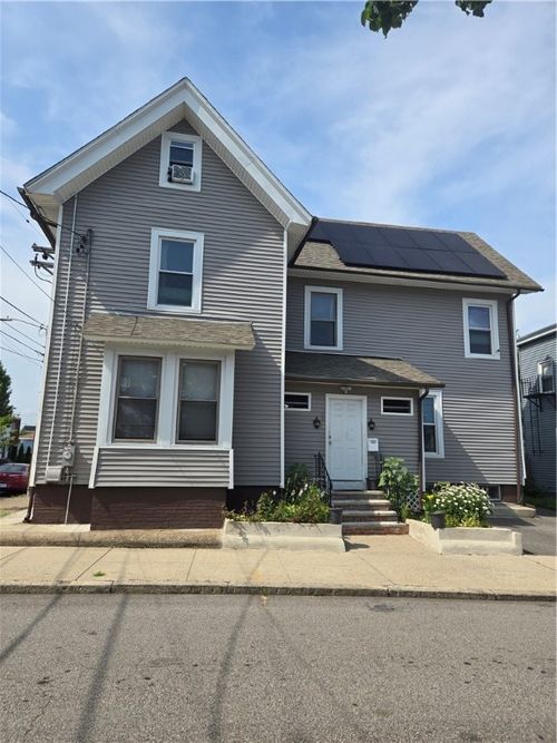 45 Harrison St, Pawtucket, RI, 02860-3911 | Card Image