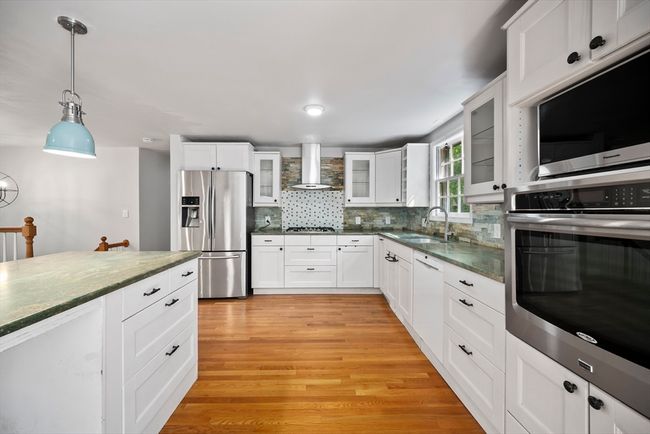 34 Clubhouse Ln, House other with 3 bedrooms, 3 bathrooms and 8 parking in Wayland MA | Image 9