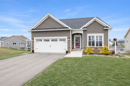 6113 Holly Creek Dr, Ontario, NY, 14519-8637 | Card Image