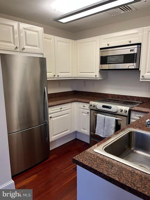 15i-1500 Chestnut St, PHILADELPHIA, PA, 19102-2746 | Card Image