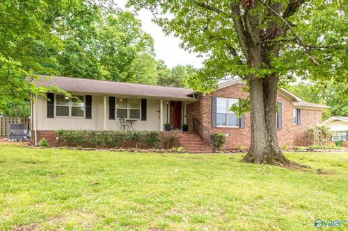 8130 Hillside Ln Se, Huntsville, AL, 35802-4006 | Card Image