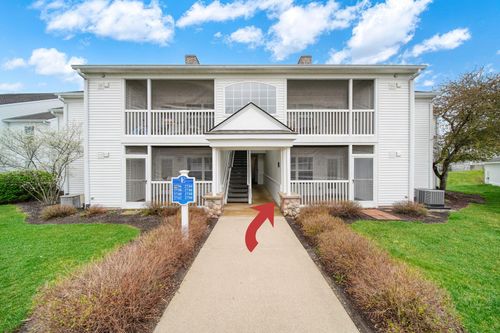 2738 S Knightsbridge Cir, Ann Arbor, MI, 48105-9287 | Card Image