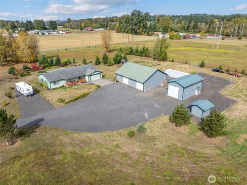 829 Gish Rd, Onalaska, WA, 98570-9529 | Card Image
