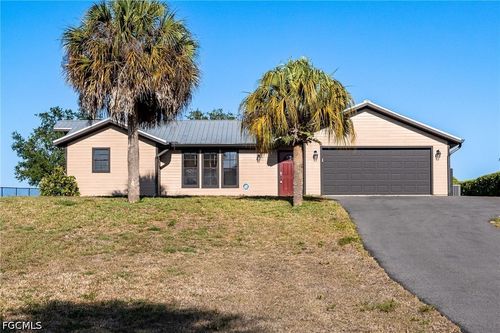 550 Caloosa Estates Dr, Labelle, FL, 33935-9675 | Card Image