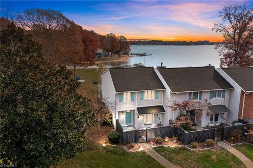 1016-7962 Westcape Dr, Denver, NC, 28037-8036 | Card Image