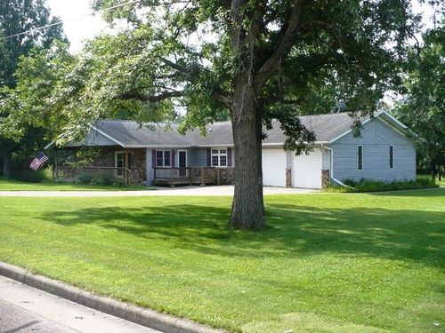 405 Depot St, Greenwood, WI, 54437-9604 | Card Image