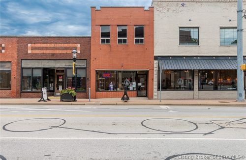 4 W Mcclain Ave, Scottsburg, IN, 47170-1847 | Card Image