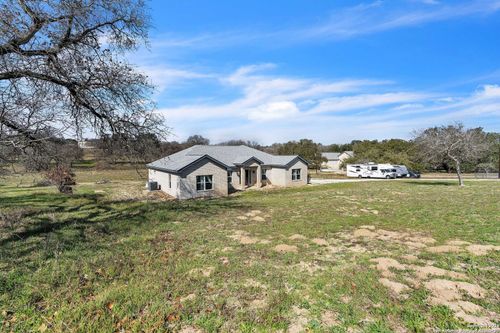 254 Broken Arrow, Floresville, TX, 78114-6012 | Card Image
