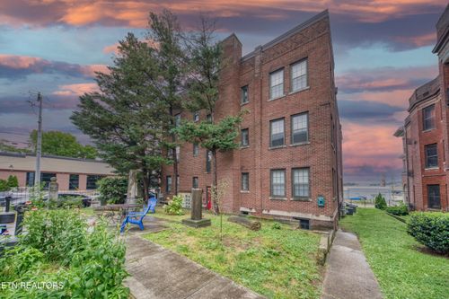 7-201 W 5th Ave, Knoxville, TN, 37917-7407 | Card Image
