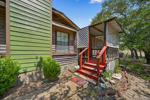 455 Oak View Dr, Lakehills, TX, 78063-6367 | Card Image
