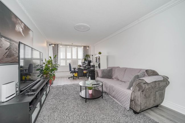 1003 - 390 Dixon Rd, Condo with 2 bedrooms, 1 bathrooms and 1 parking in Etobicoke ON | Image 11
