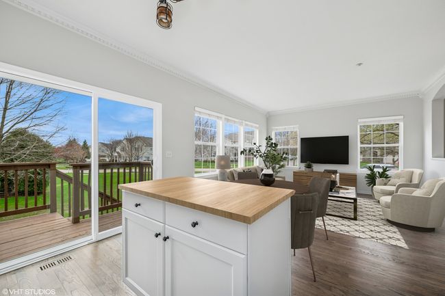 6063 Delaney Dr, Townhouse with 3 bedrooms, 4 bathrooms and 2 parking in Hoffman Estates IL | Image 8