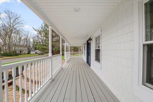 39 Niagara St, Miller Place, NY, 11764-2618 | Card Image