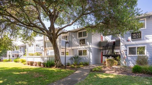 10-225 Burt St, Santa Rosa, CA, 95407-6277 | Card Image