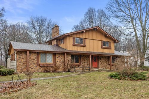 370 Douglas Lane, Cedarburg, WI, 53012 | Card Image