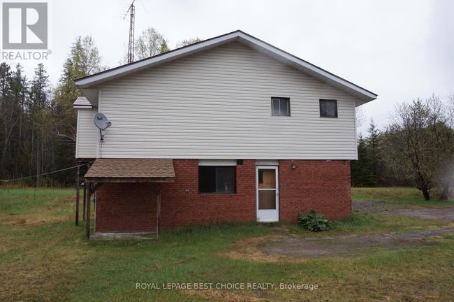 994328 Highway 11, House other with 4 bedrooms, 4 bathrooms and 6 parking in Cobalt ON | Image 5