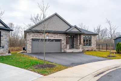 1040 Kettle Crt, House other with 2 bedrooms, 2 bathrooms and 3 parking in Fort Erie ON | Image 2